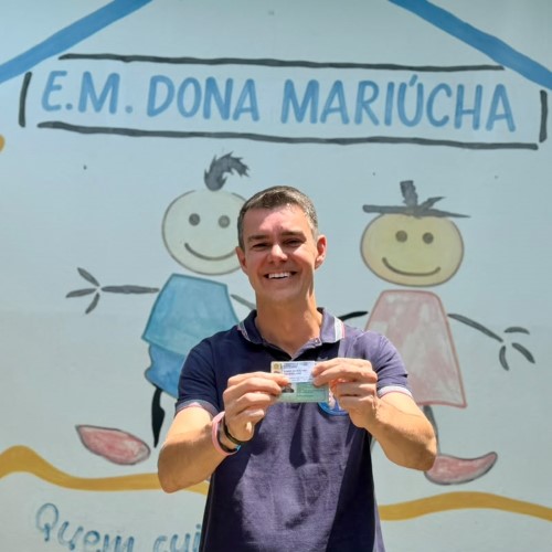 Diogo Balieiro, liderança do Sul Fluminense e candidato a deputado federal, vota em Resende
